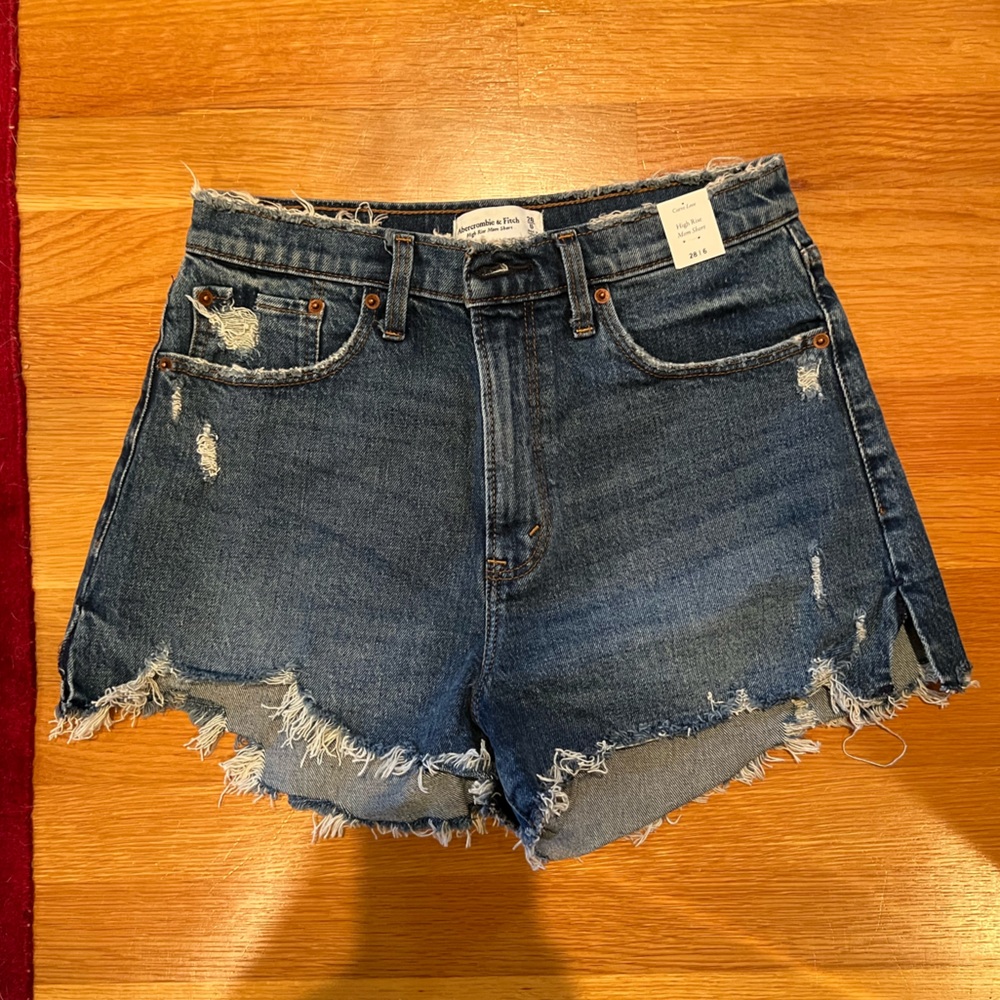 Abercrombie curve love high rise mom shorts - new with tags!